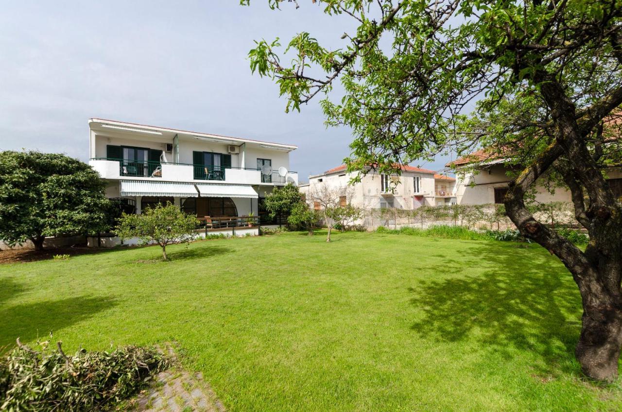Apartments Katja Trogir Eksteriør billede